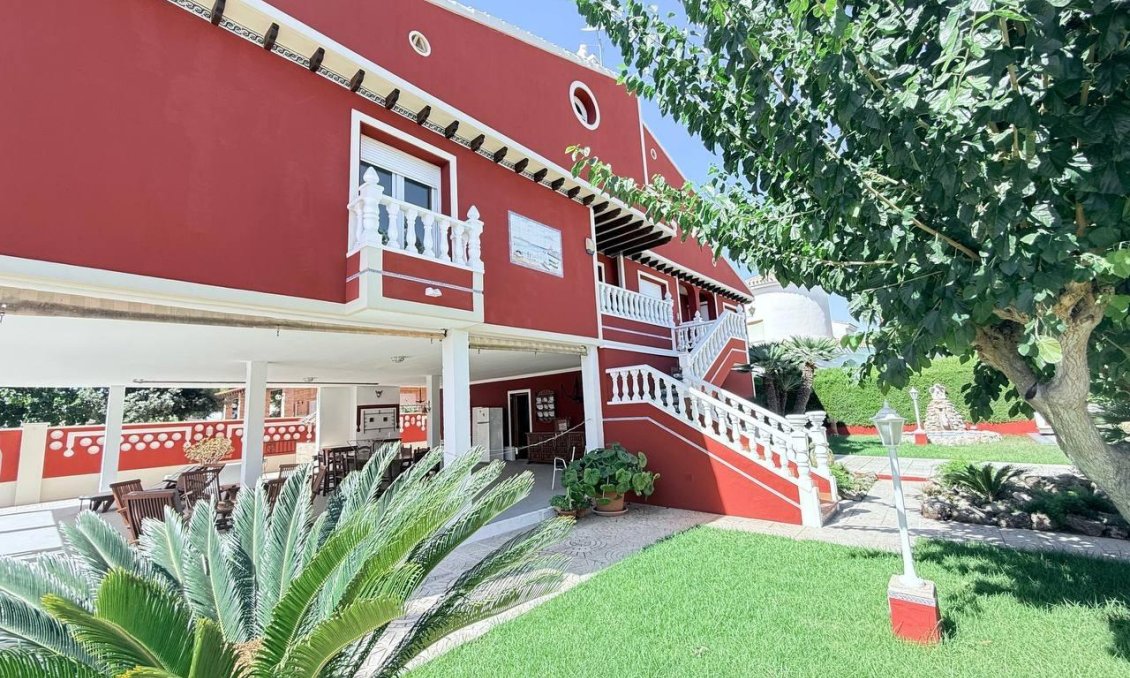 Revânzare - Vilă -
Campoamor