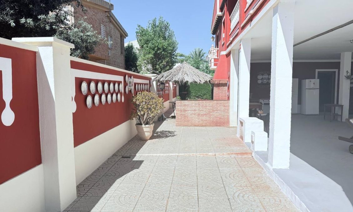 Revânzare - Vilă -
Campoamor