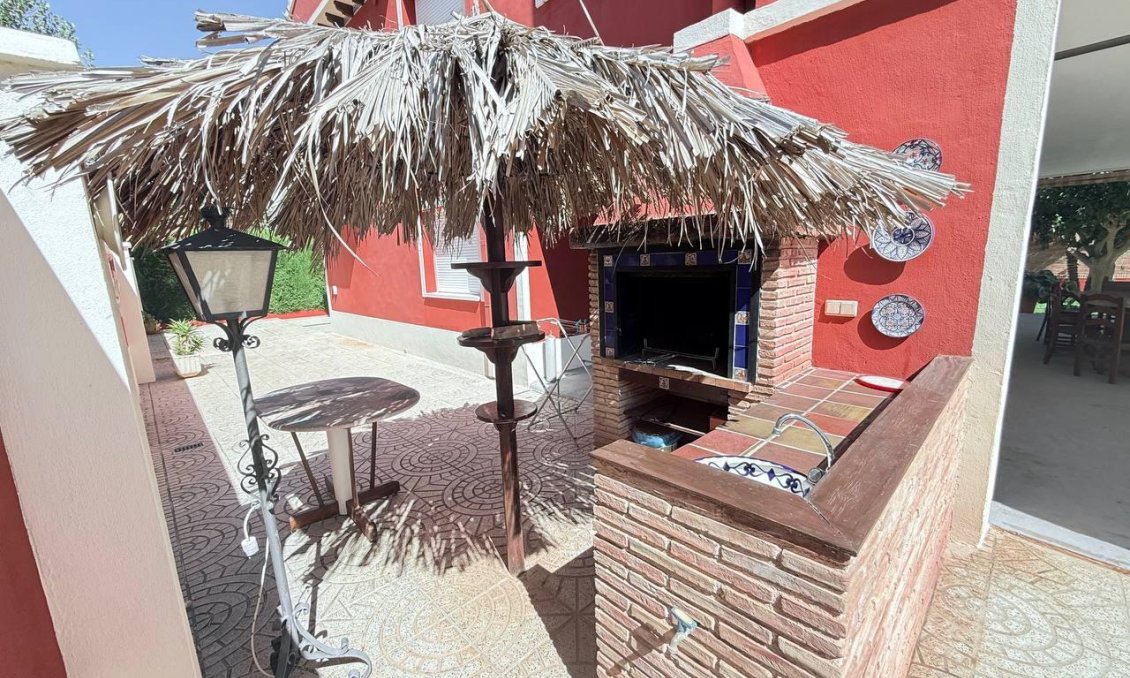 Revânzare - Vilă -
Campoamor