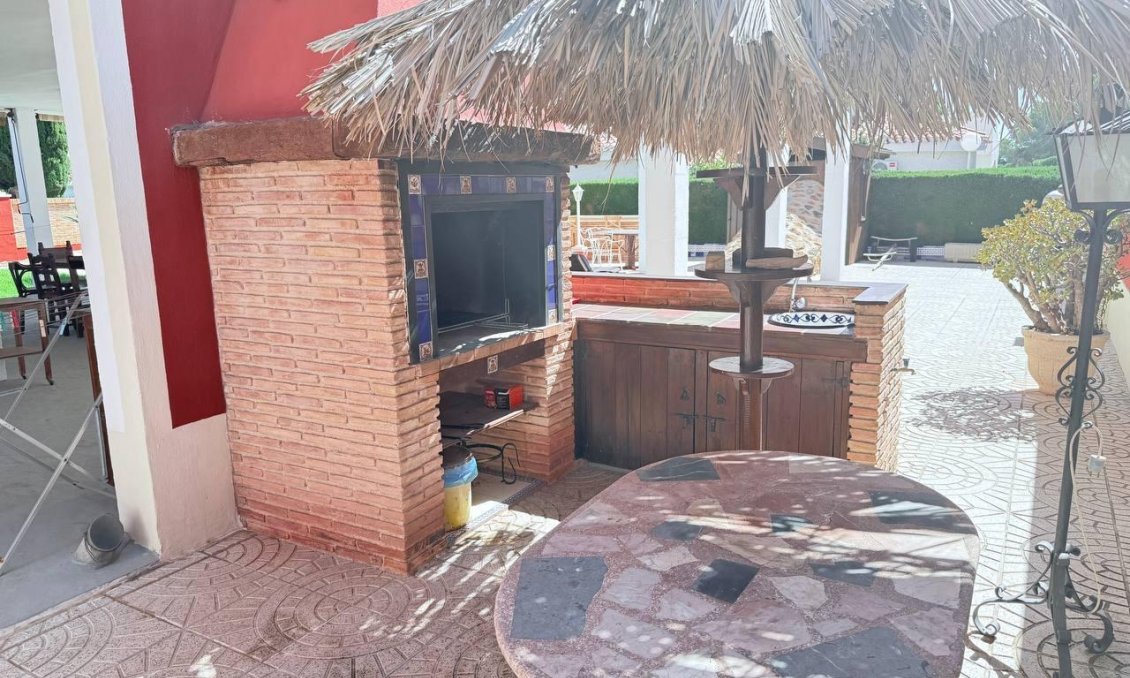 Revânzare - Vilă -
Campoamor