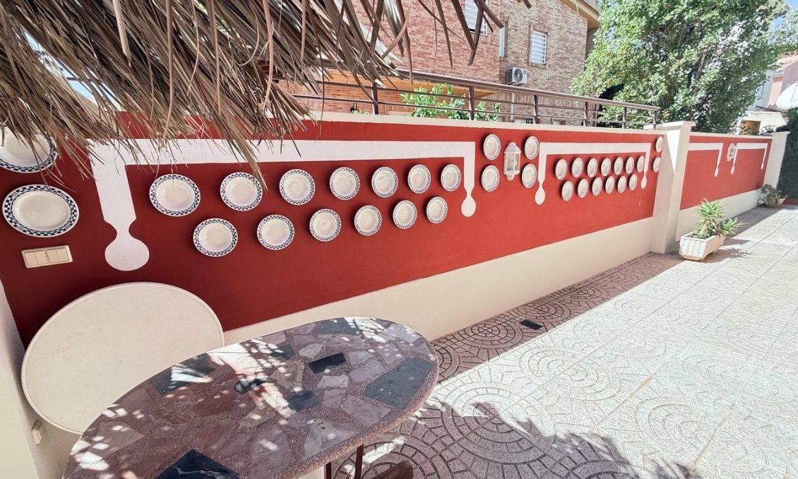 Revânzare - Vilă -
Campoamor