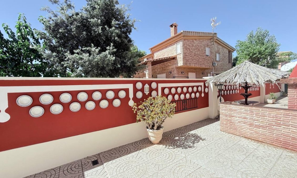 Revânzare - Vilă -
Campoamor