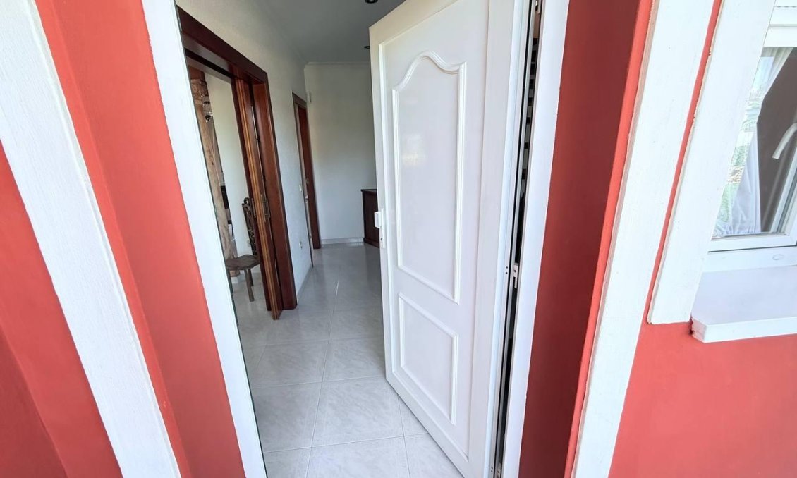 Revânzare - Vilă -
Campoamor