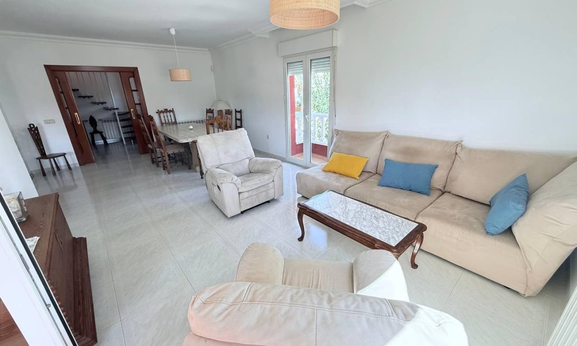 Revânzare - Vilă -
Campoamor