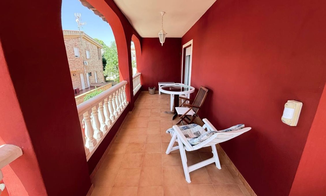 Revânzare - Vilă -
Campoamor