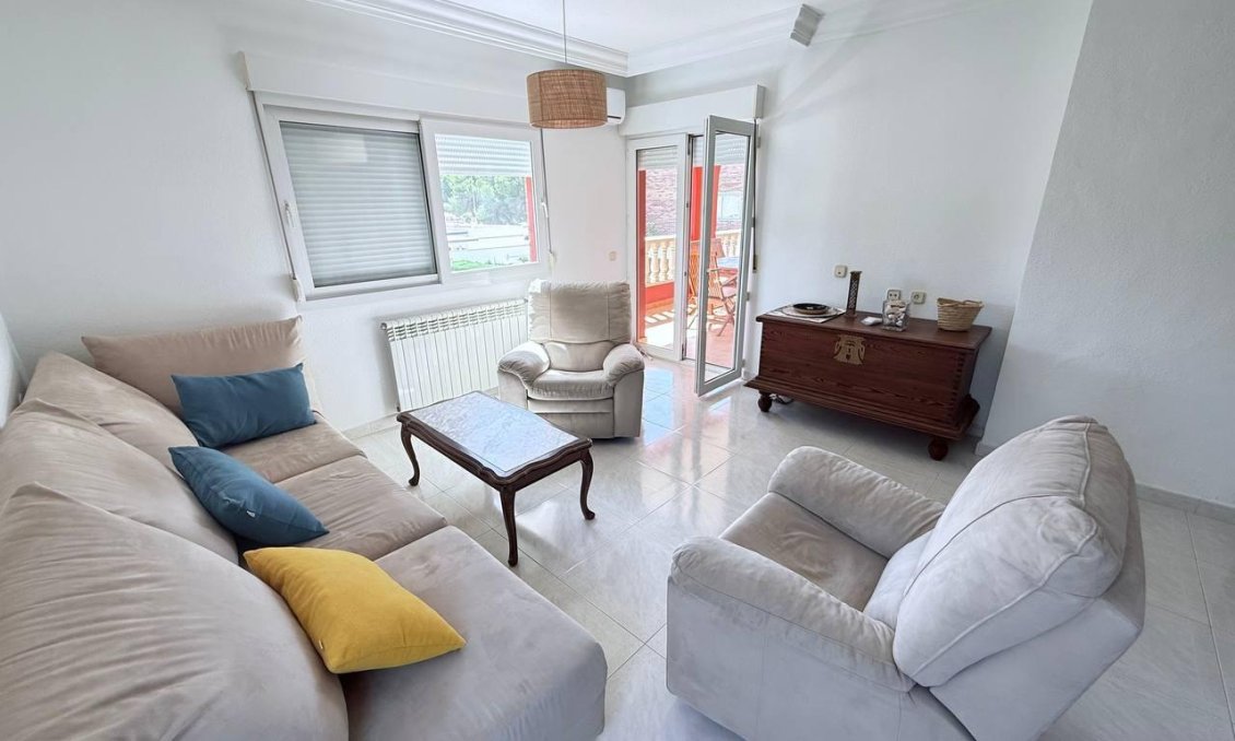 Revânzare - Vilă -
Campoamor