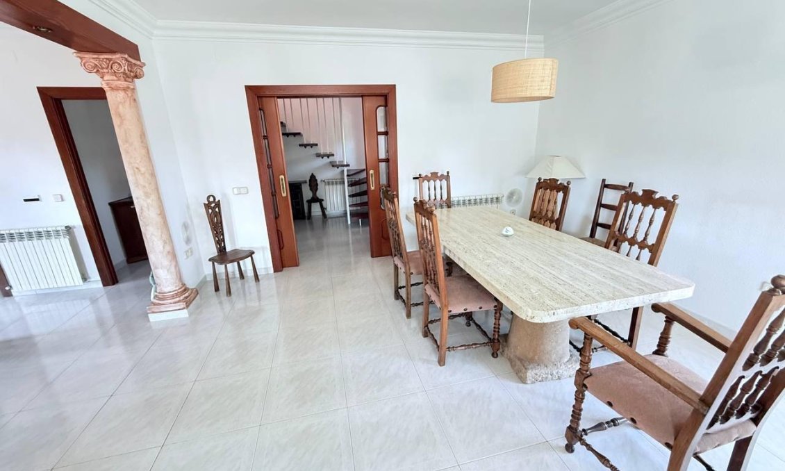 Revânzare - Vilă -
Campoamor