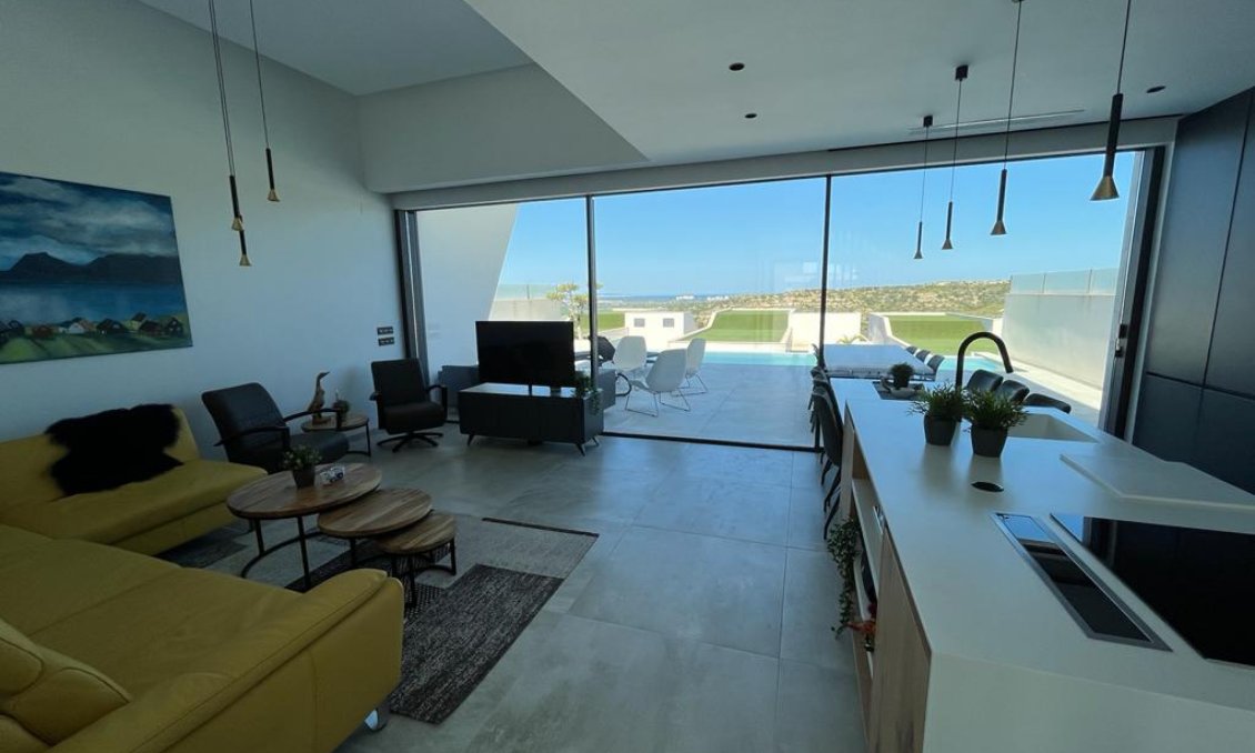 Resale - Villa -
Rojales - Inland