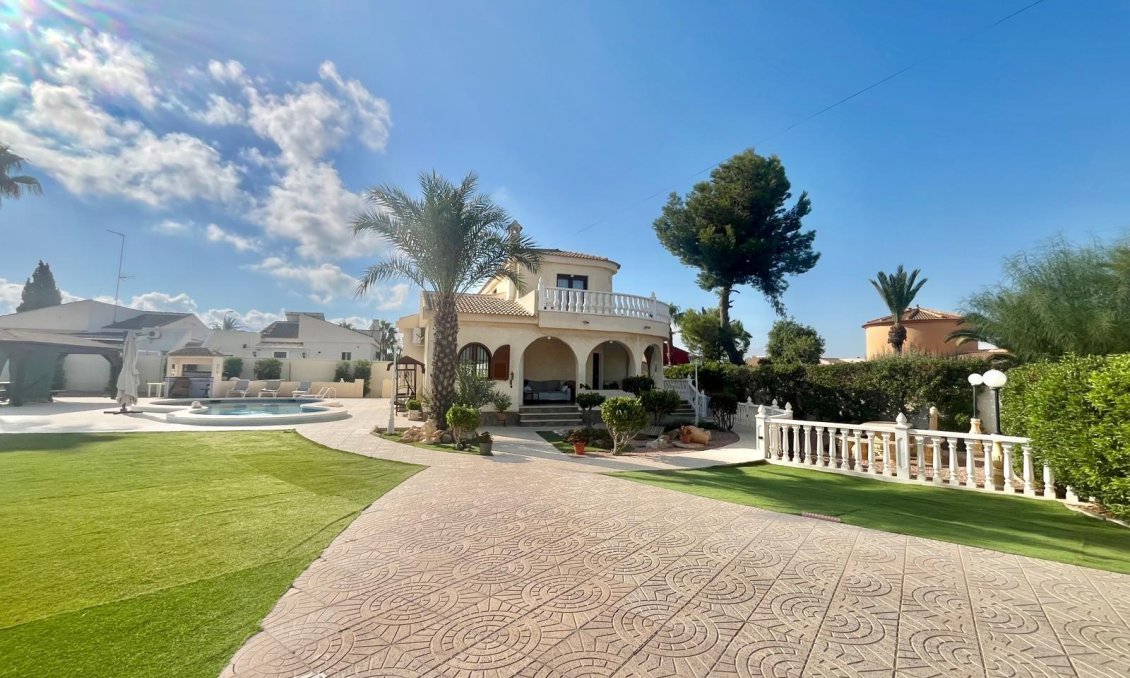 Wiederverkauf - Villa -
Torrevieja - San Luis