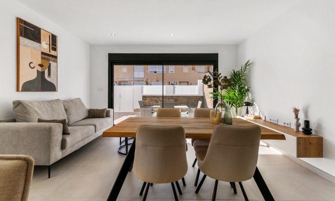 Neue Gebäude - Villa -
San Pedro del Pinatar - Polideportivo