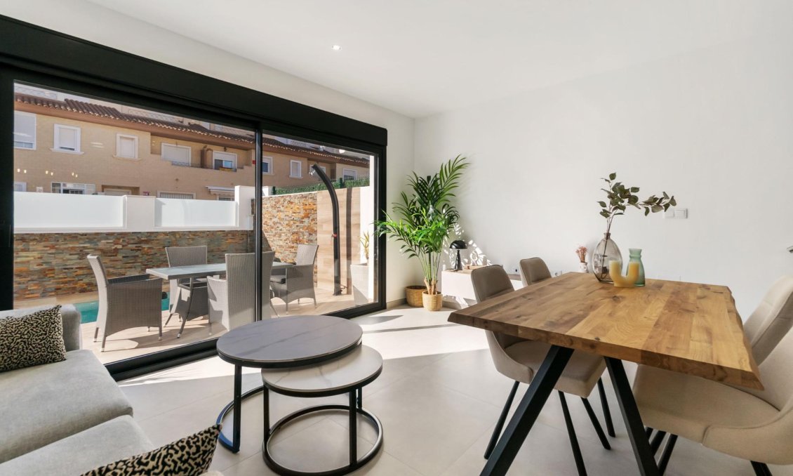 Neue Gebäude - Villa -
San Pedro del Pinatar - Polideportivo