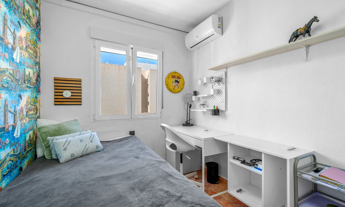 Resale - Apartment -
Torrevieja - Costa Blanca