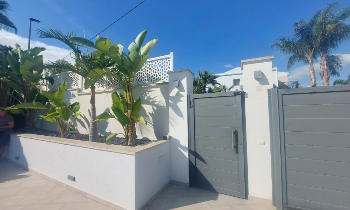 Resale - Villa -
Albir - Costa Blanca
