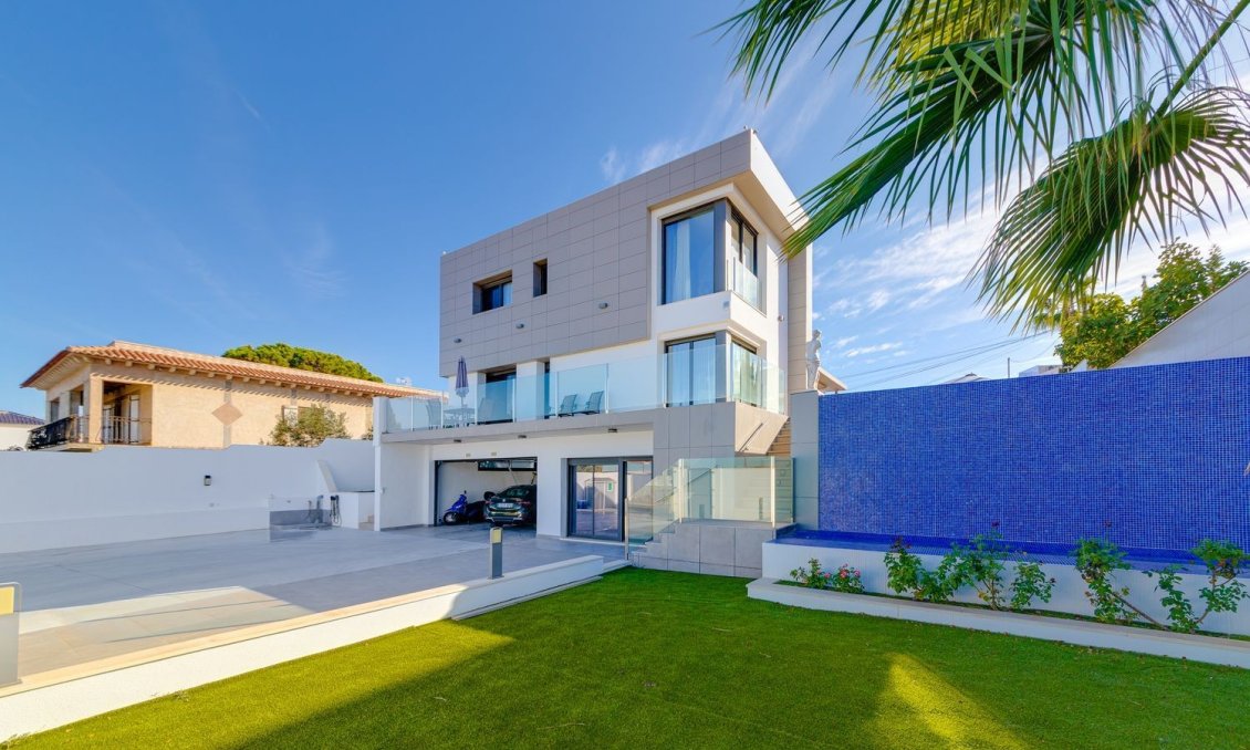 Wiederverkauf - Villa -
Torrevieja - Costa Blanca