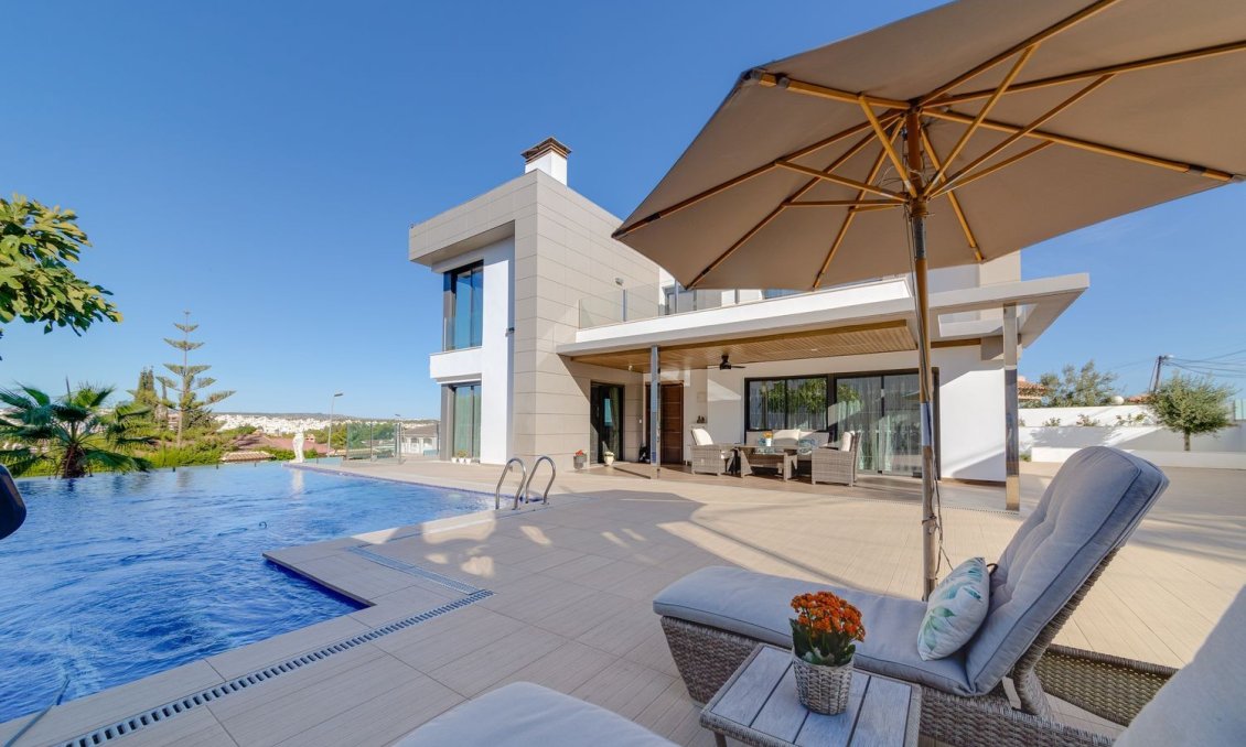 Wiederverkauf - Villa -
Torrevieja - Costa Blanca