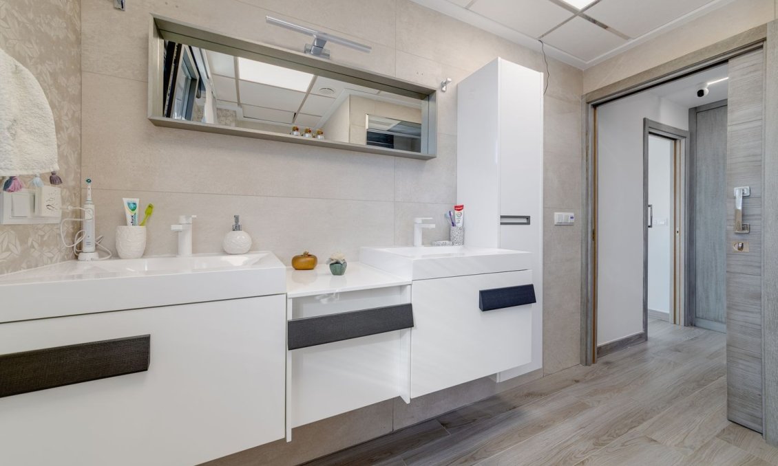 Wiederverkauf - Villa -
Torrevieja - Costa Blanca