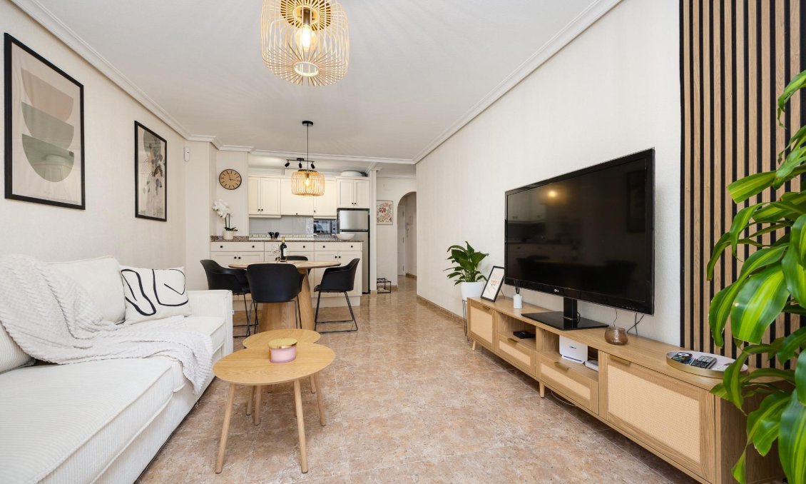 Resale - Apartment -
Torrevieja - Centro