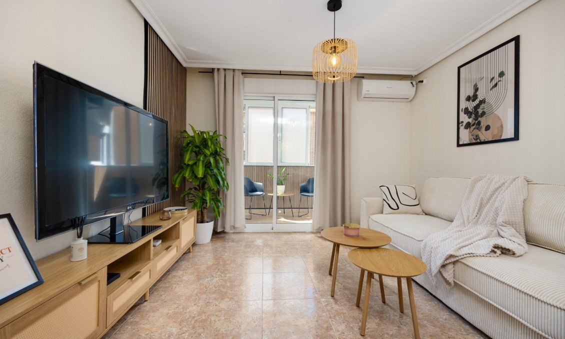 Resale - Apartment -
Torrevieja - Centro