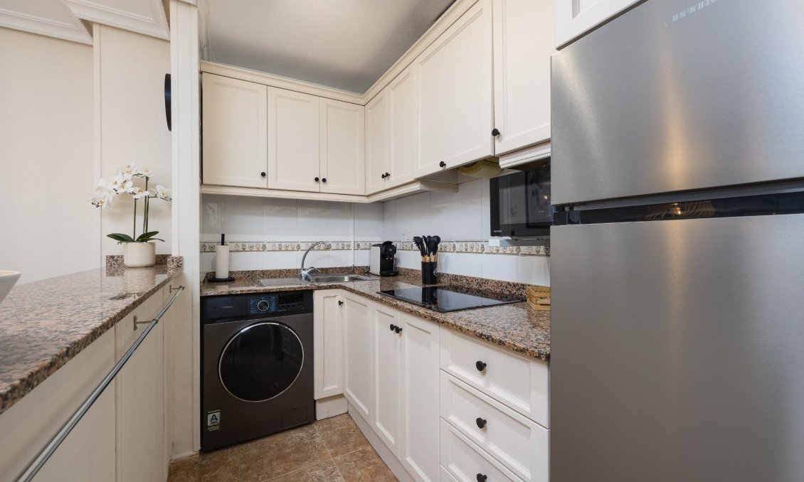 Resale - Apartment -
Torrevieja - Centro