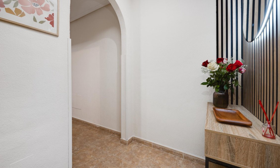 Resale - Apartment -
Torrevieja - Centro