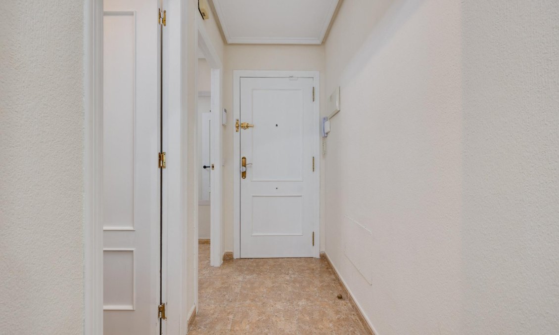 Resale - Apartment -
Torrevieja - Centro