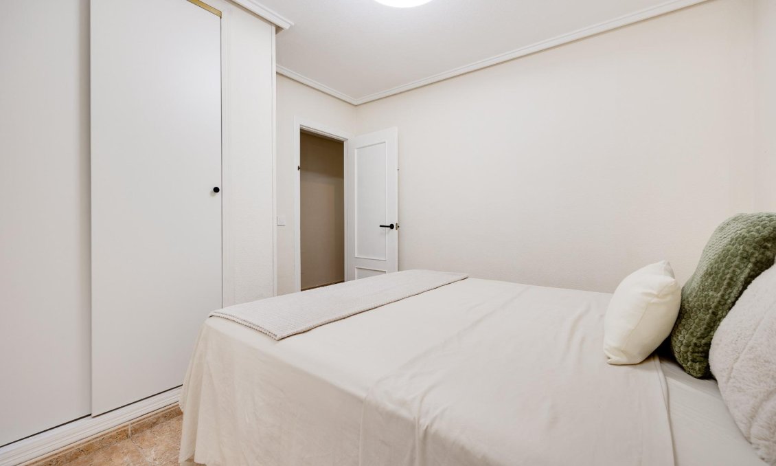 Resale - Apartment -
Torrevieja - Centro