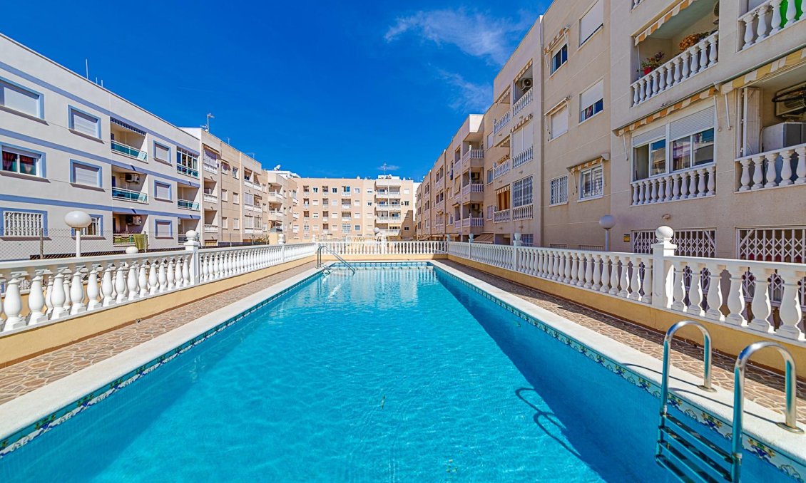 Resale - Apartment -
Torrevieja - Centro