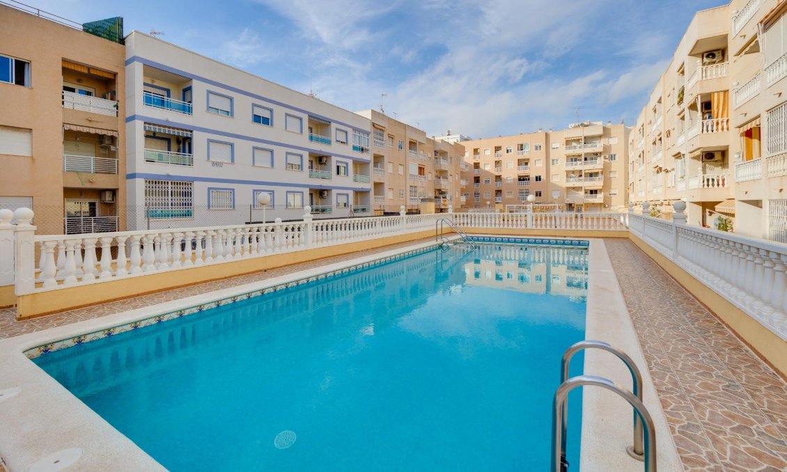Resale - Apartment -
Torrevieja - Centro