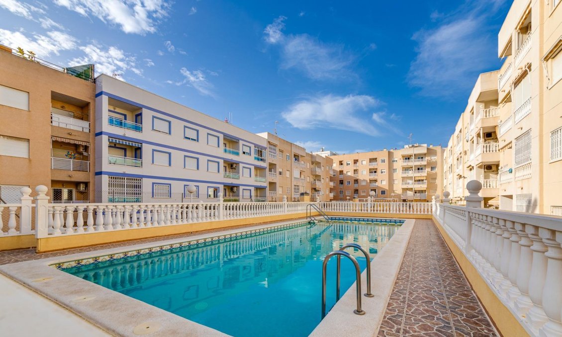 Resale - Apartment -
Torrevieja - Centro