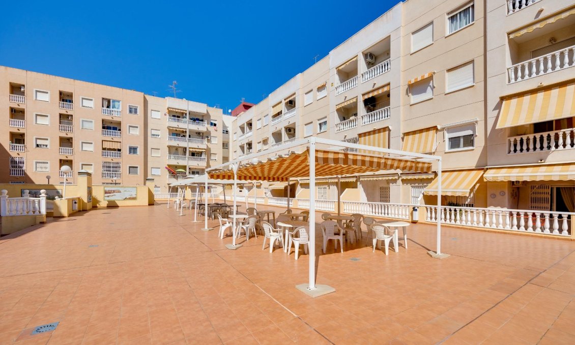 Resale - Apartment -
Torrevieja - Centro