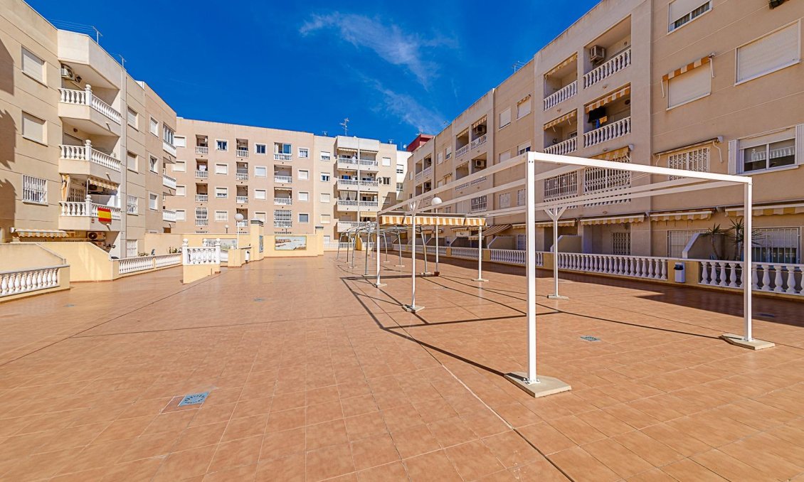 Resale - Apartment -
Torrevieja - Centro
