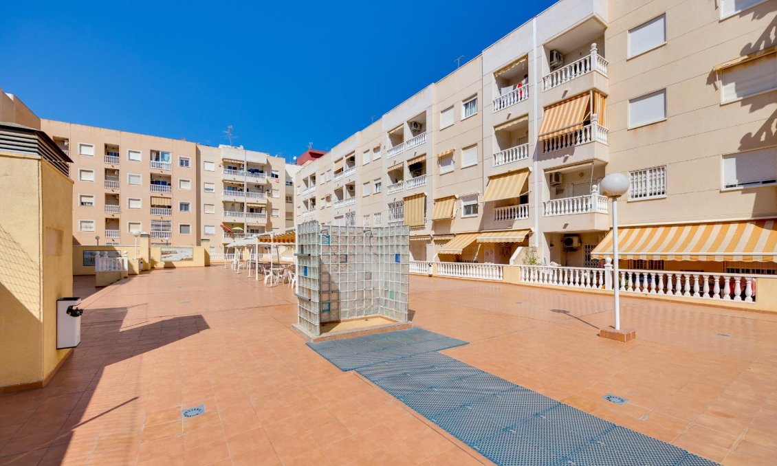 Resale - Apartment -
Torrevieja - Centro