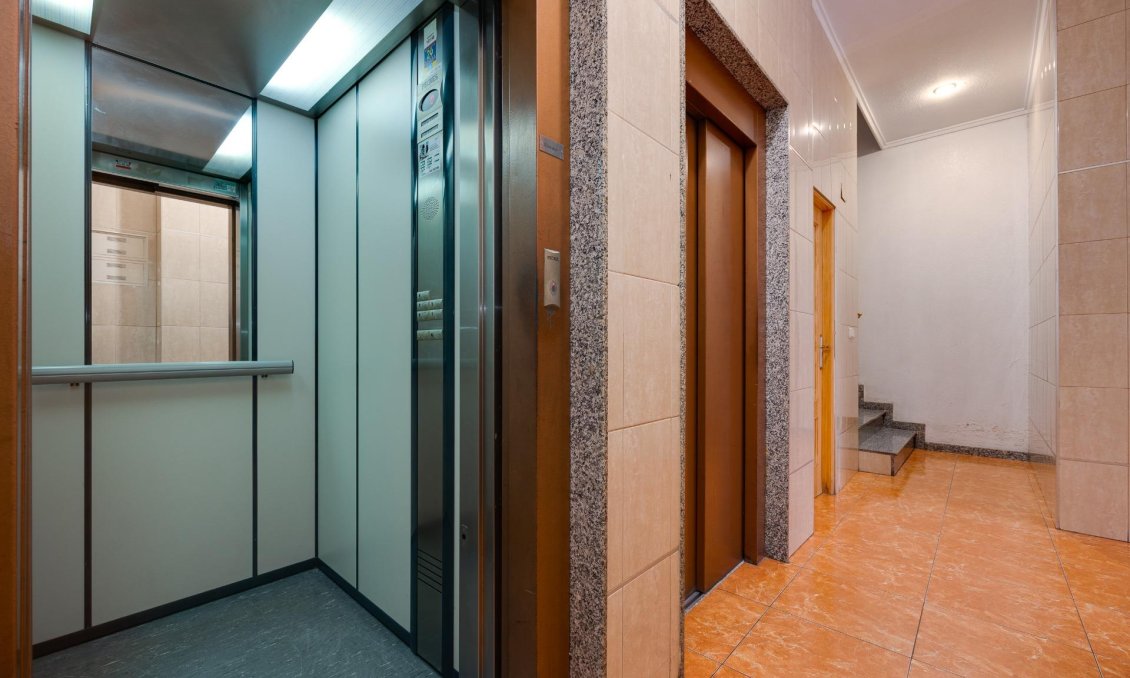 Resale - Apartment -
Torrevieja - Centro