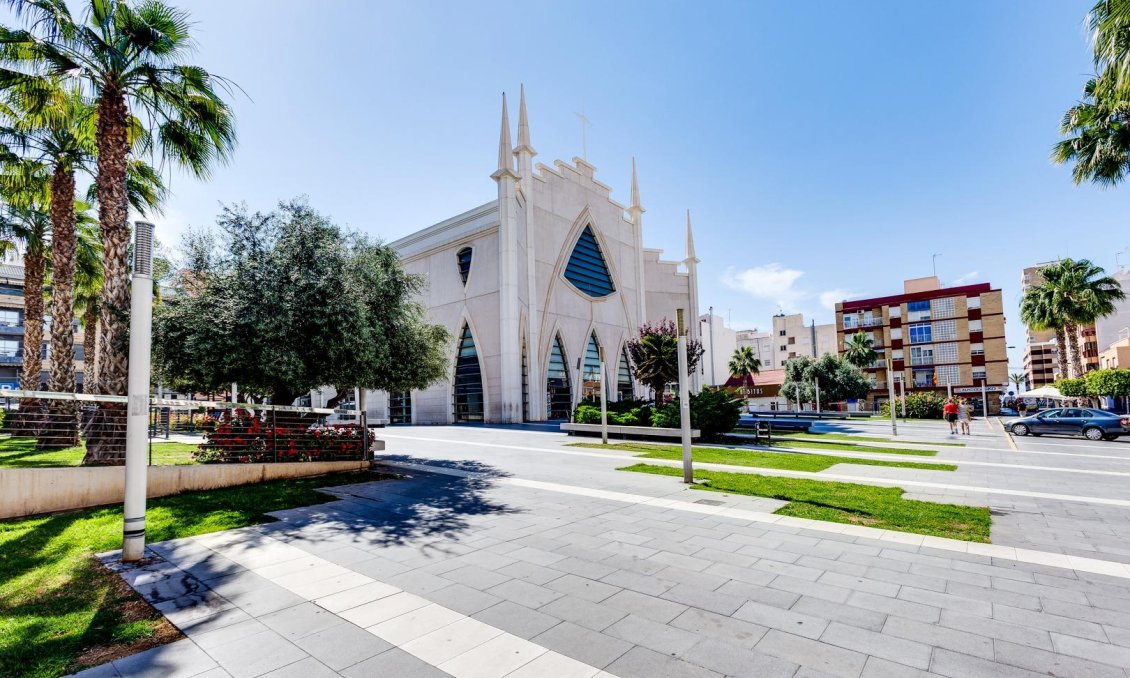 Resale - Apartment -
Torrevieja - Centro