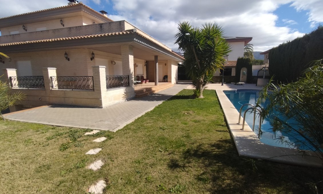 Revente - Villa -
Elda - Inland