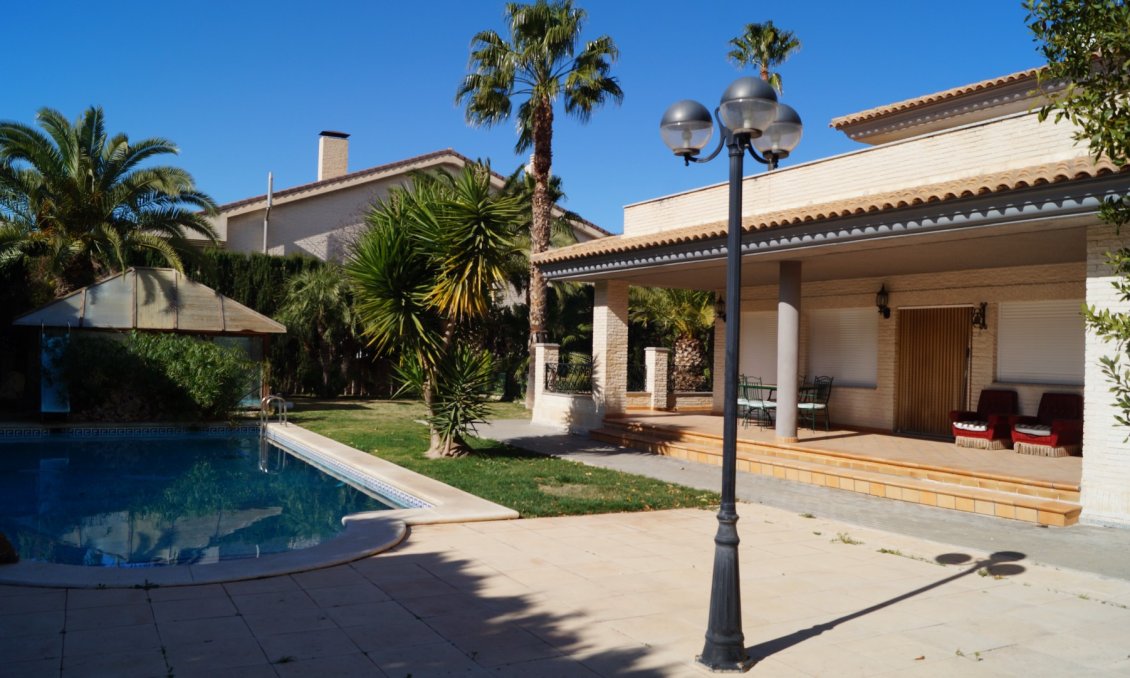 Revente - Villa -
Elda - Inland