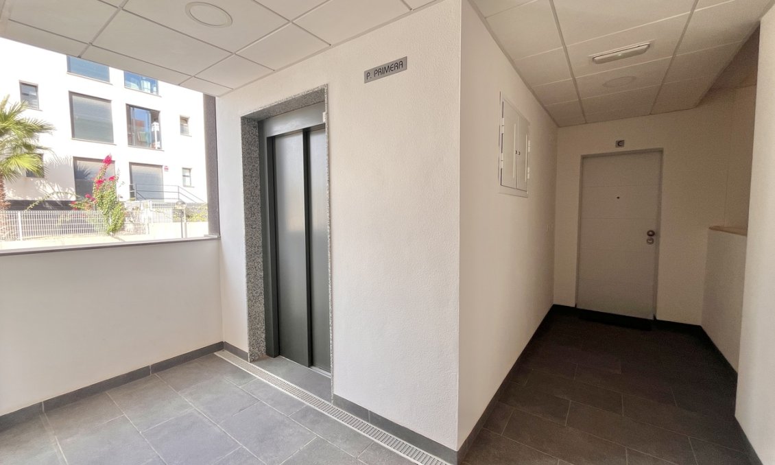 Resale - Apartment -
Villamartin - Costa Blanca