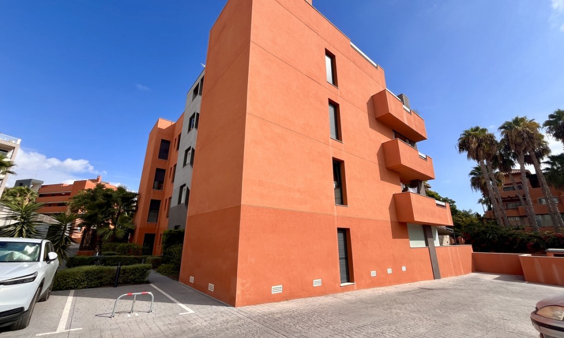 Resale - Apartment -
Villamartin - Costa Blanca