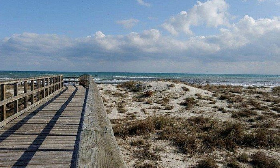 Neue Gebäude - Villa -
San Pedro del Pinatar - Centro