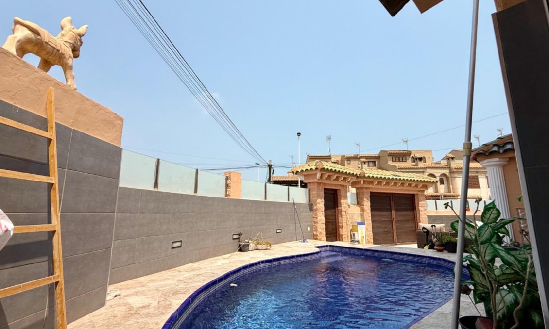 Wiederverkauf - Villa -
Torrevieja - Los Frutales