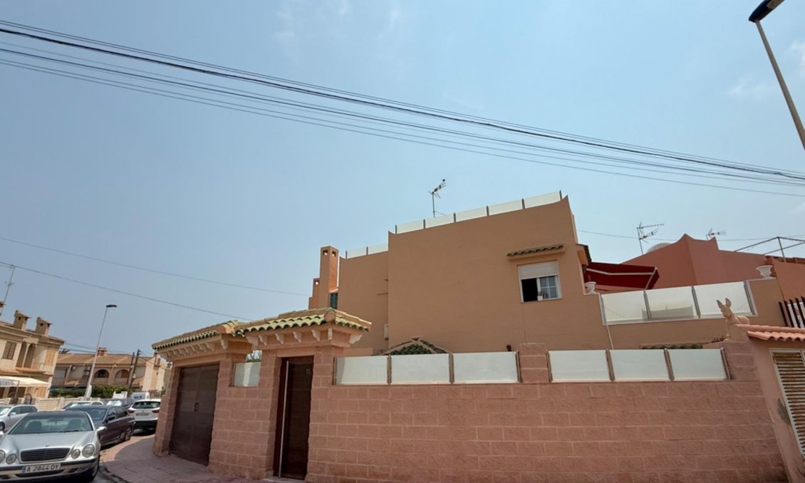 Wiederverkauf - Villa -
Torrevieja - Los Frutales