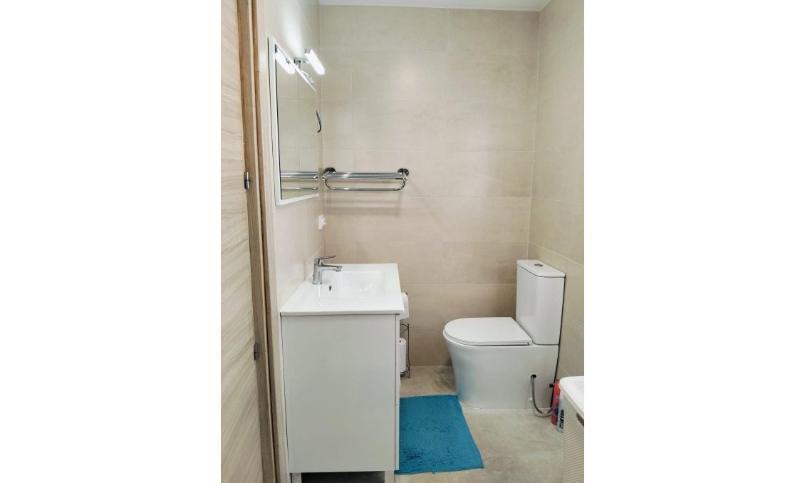 Resale - Apartment -
Alicante - Altozano
