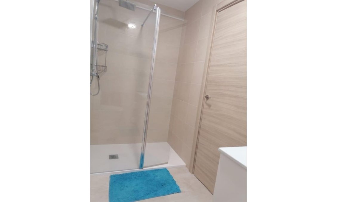 Resale - Apartment -
Alicante - Altozano