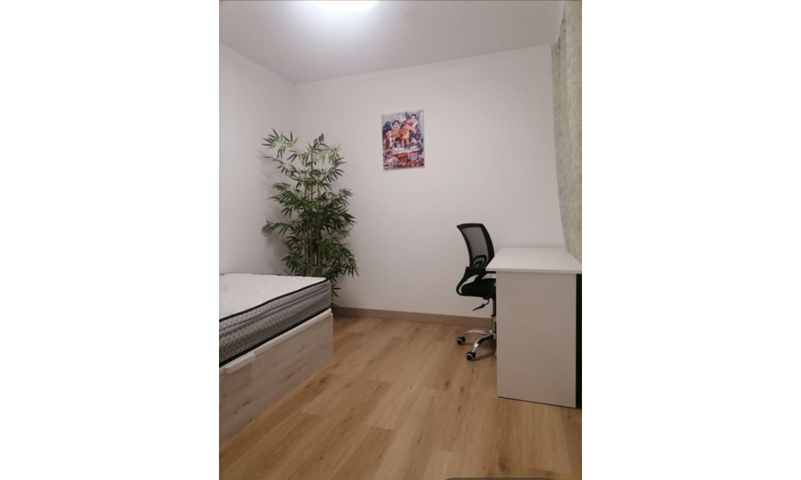 Resale - Apartment -
Alicante - Altozano