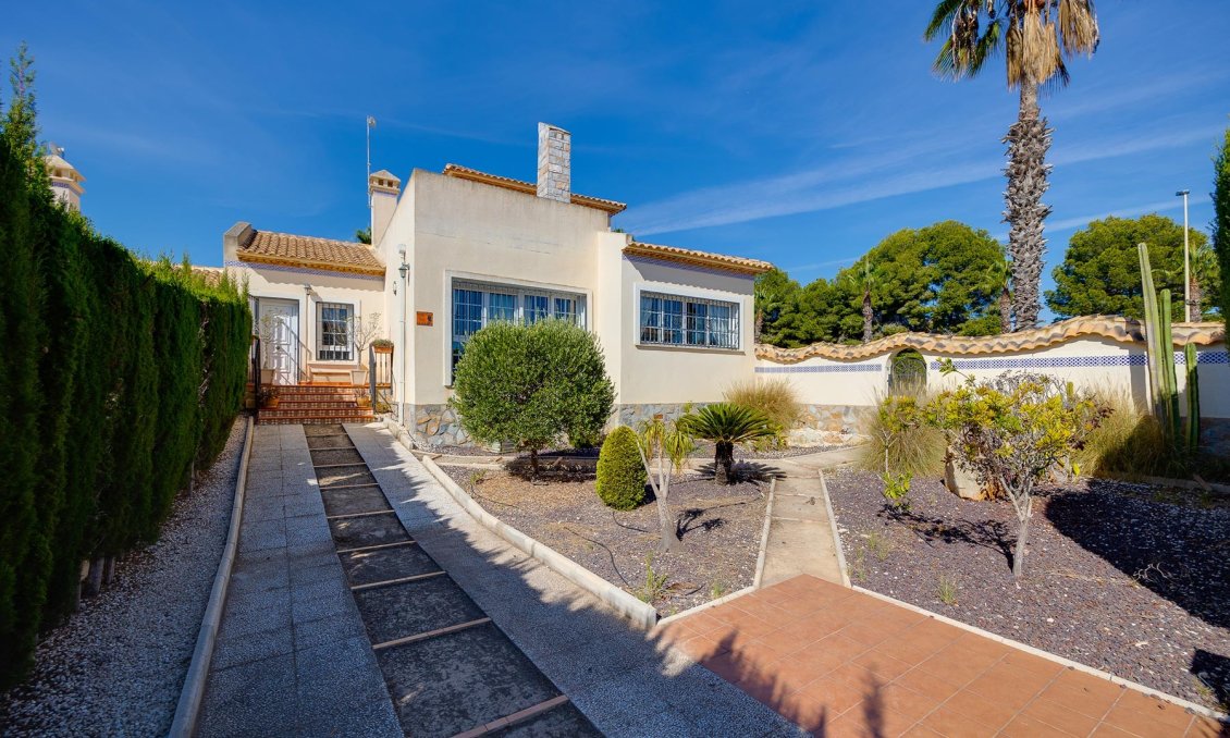 Revente - Villa -
Orihuela Costa - Costa Blanca