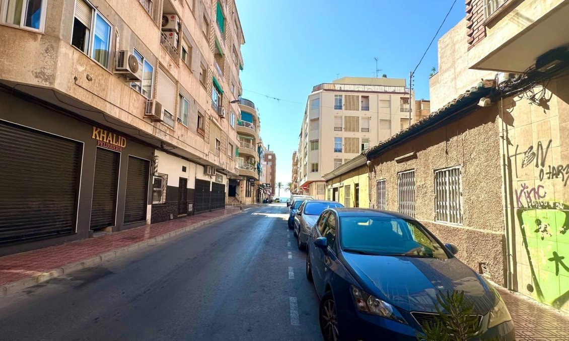Resale - Apartment -
Torrevieja - Paseo Maritimo