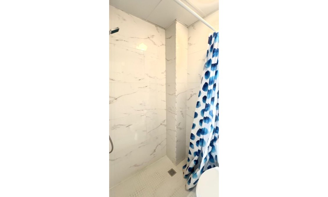 Resale - Apartment -
Torrevieja - Paseo Maritimo