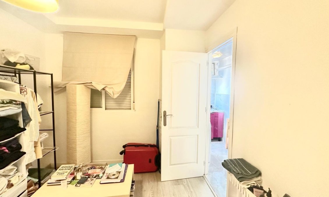 Resale - Apartment -
Torrevieja - Paseo Maritimo