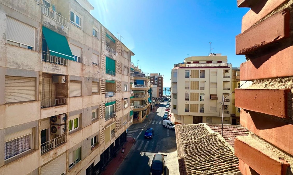 Resale - Apartment -
Torrevieja - Paseo Maritimo