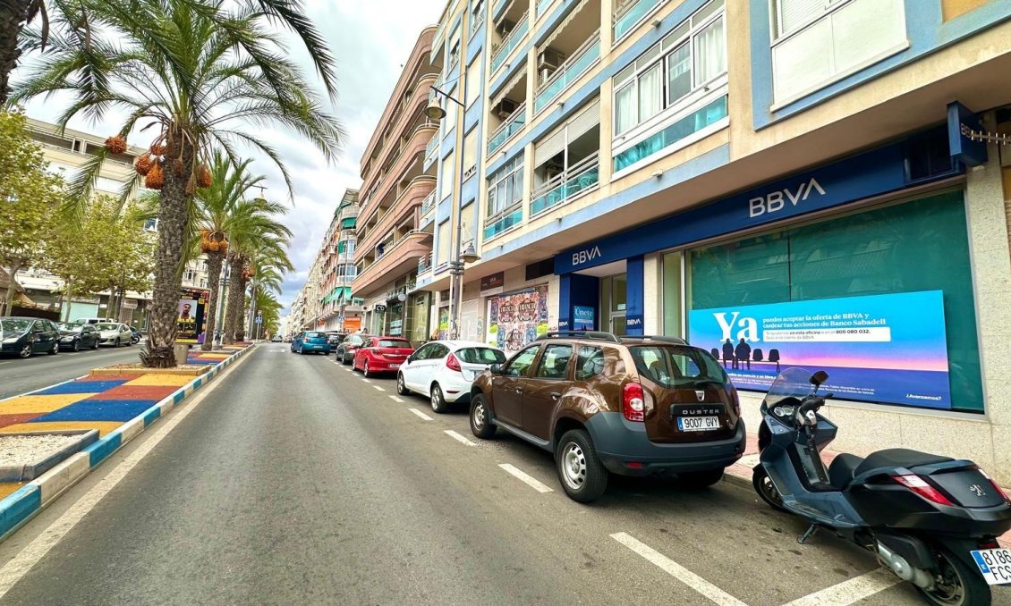 Resale - Apartment -
Torrevieja - Playa del Cura